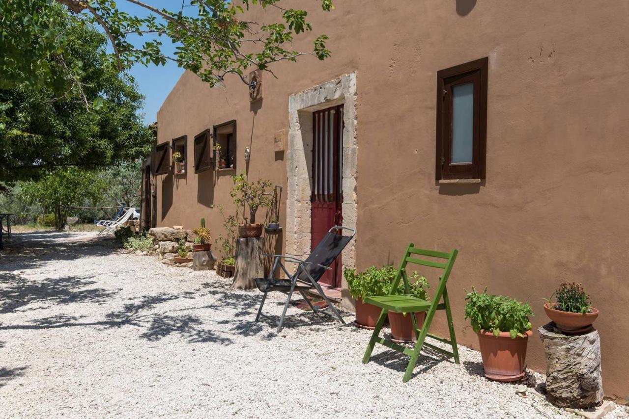 Agriturismo Terra Di Pace ノート エクステリア 写真